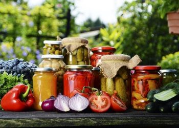 آموزش تصویری طرز تهیه ترشی مخلوط خانگی و بازاری خوشمزه و مجلسی به روش ساده و سنتی | دستور کامل در وب‌سایت دیجی به روز