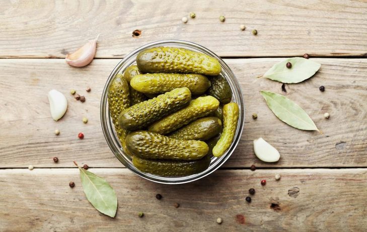 "طرز تهیه خیارشور خانگی، دستور ساده و سریع برای تهیه خیارشور خوشمزه